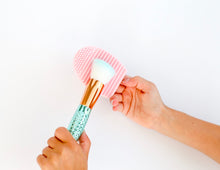 Pretty in Pink Brush Egg Cleaner